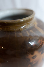 Load image into Gallery viewer, Vintage Cherub Ceramic Vase
